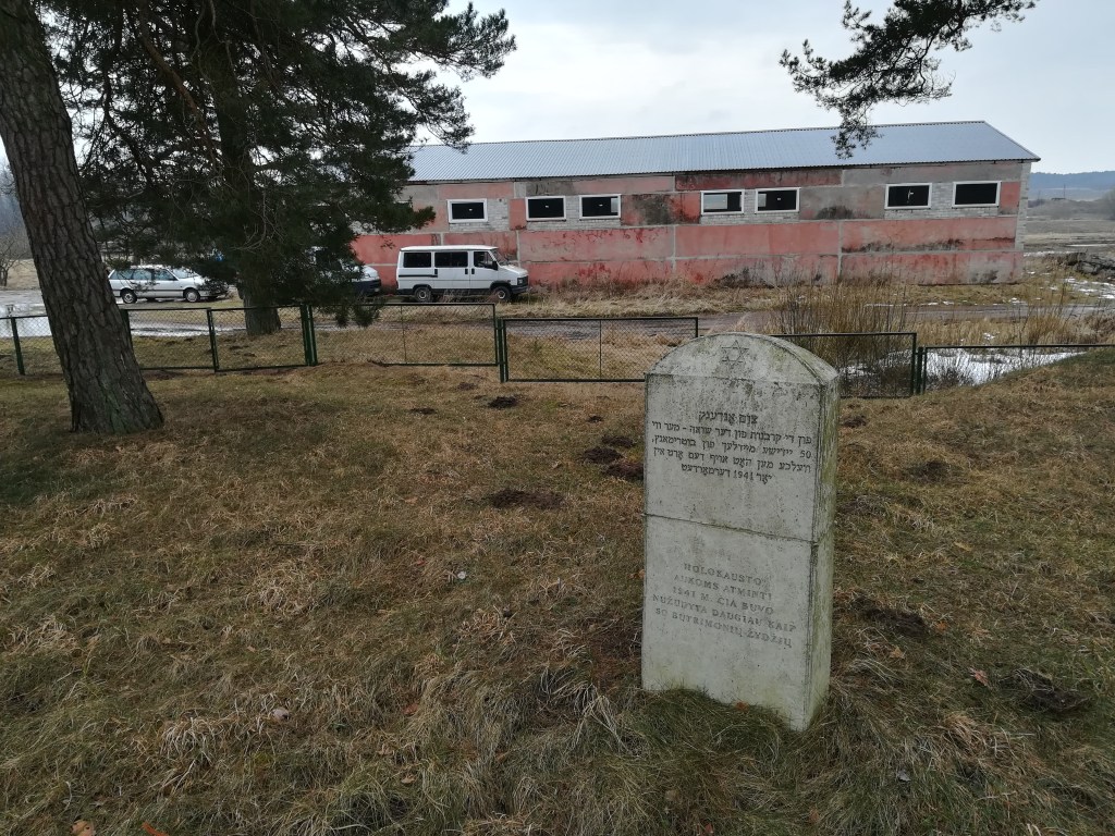 Paminklas nužudytoms Butrimonių žydėms