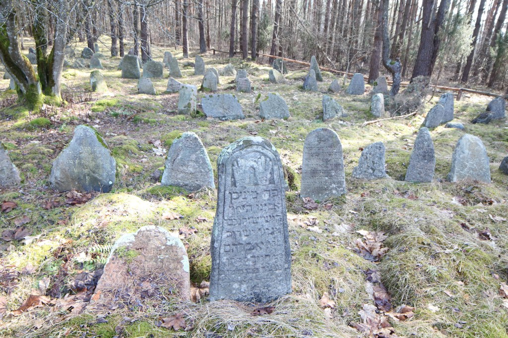 Valkininkų senosios žydų kapinės