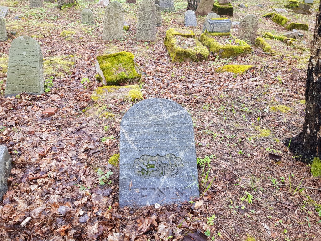 Maceva Švenčionių senosiose žydų kapinėse