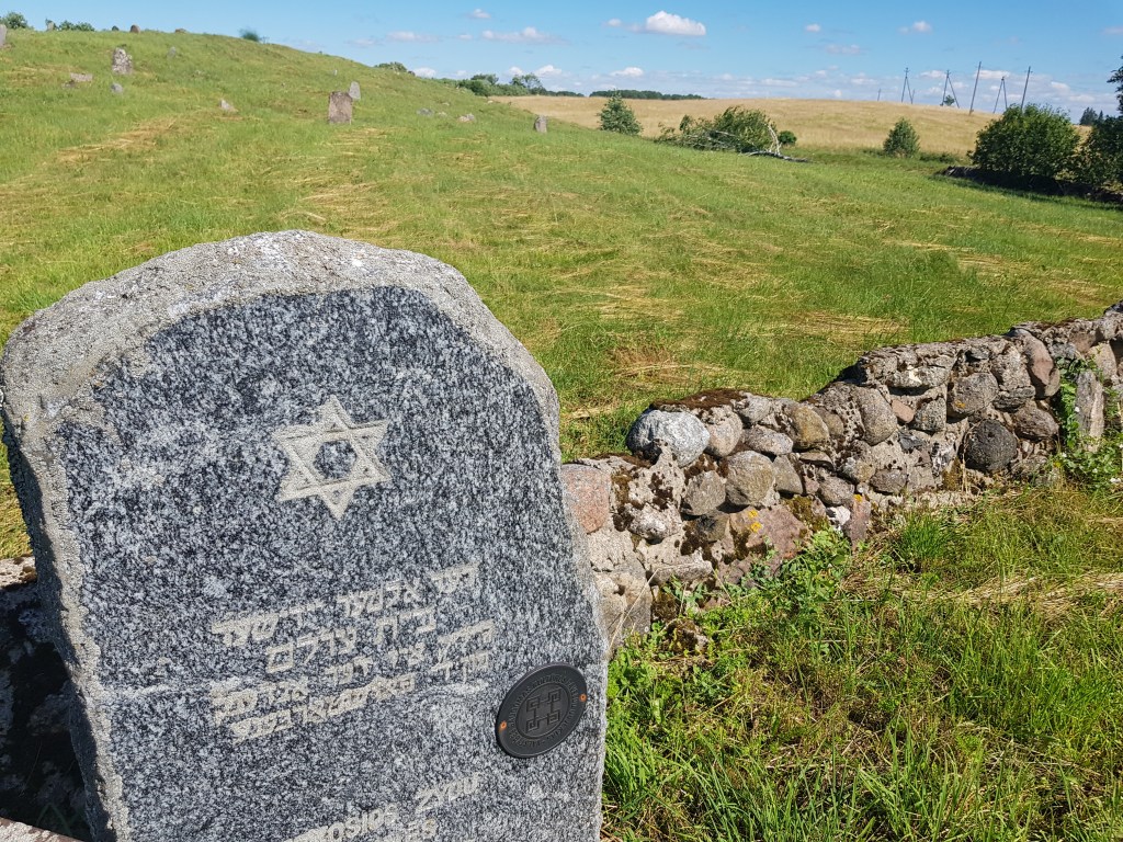 Linkmenų senosios žydų kapinės