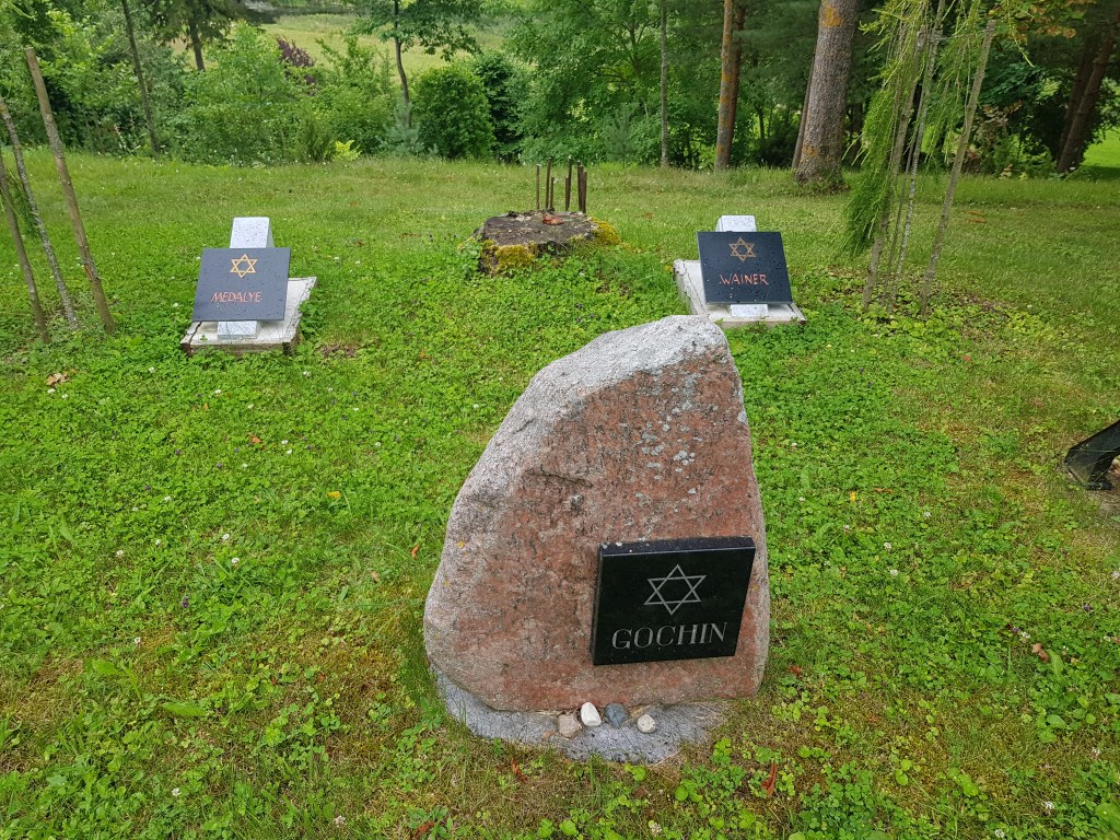 Papilės senosios žydų kapinės