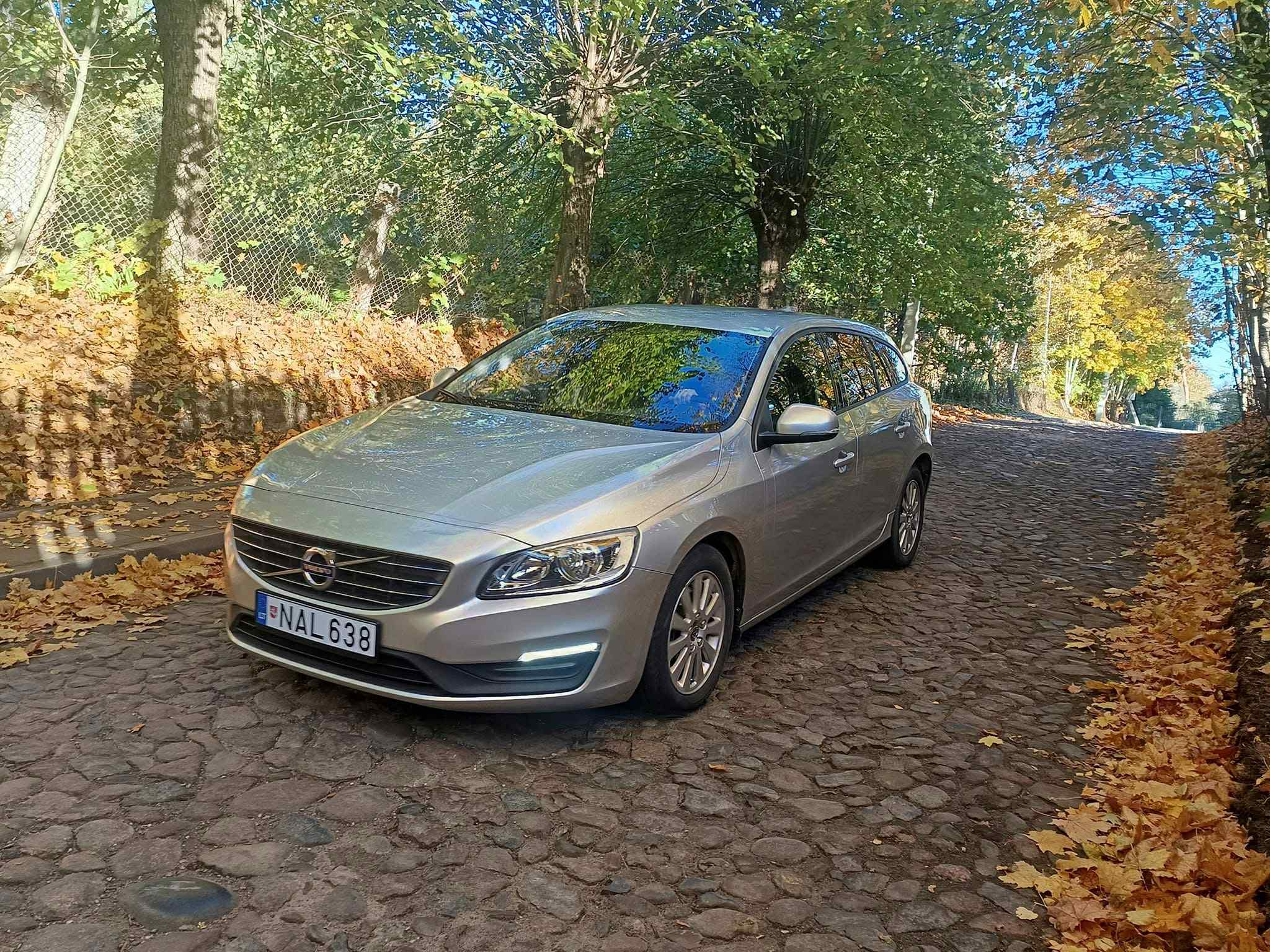 Volvo for 1-2 pax
